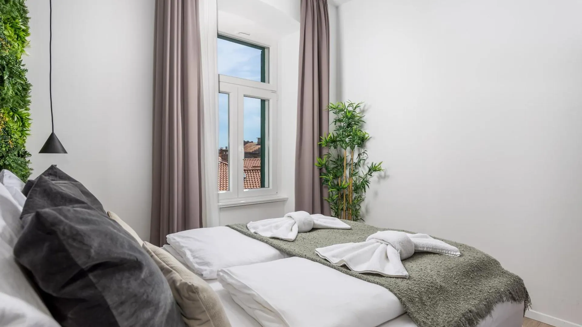 Apartments Mini Palais Rijeka 0*,